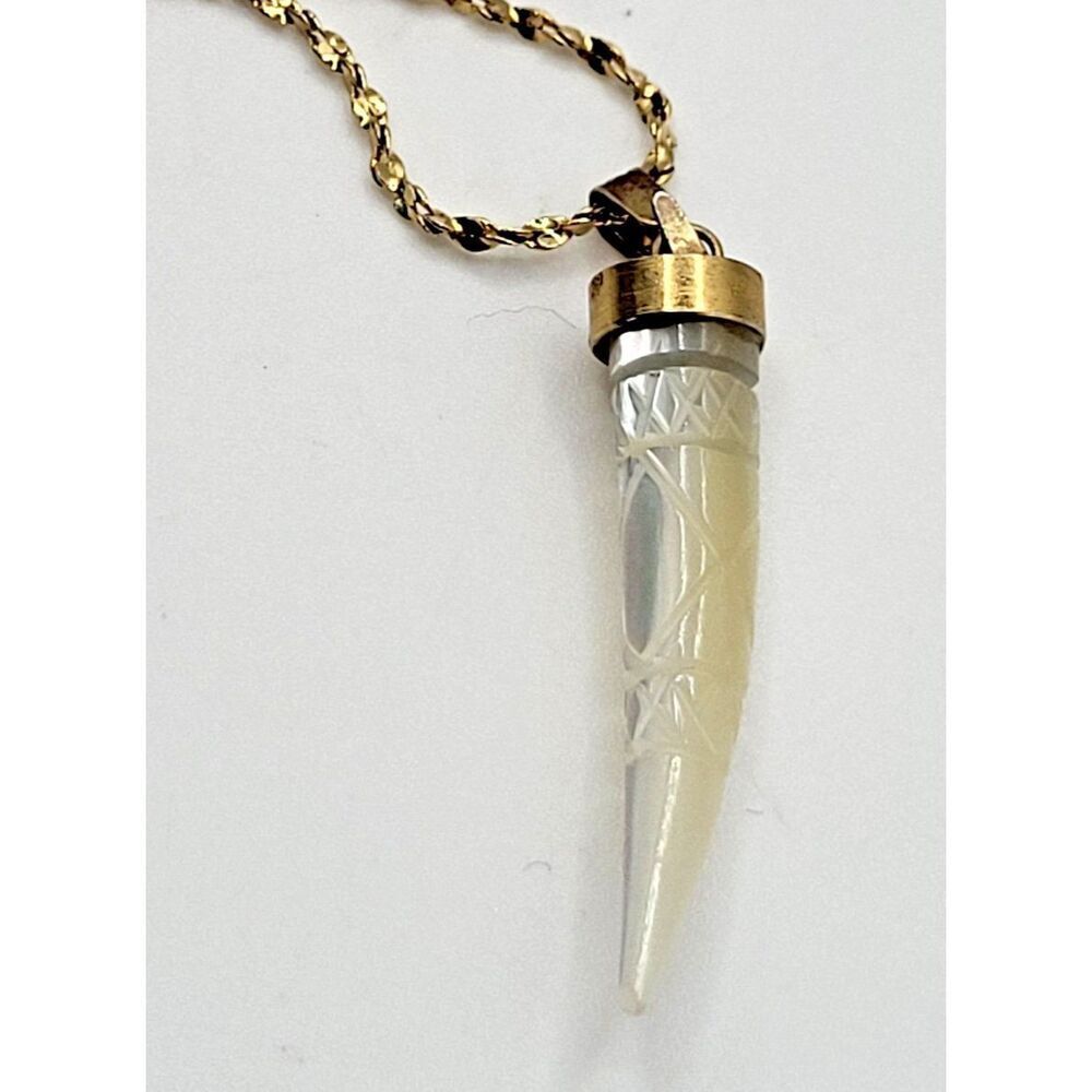 Estate Carved Mother of Pearl Tooth Shaped Pendant Necklace 16in - Picture 4 of 8